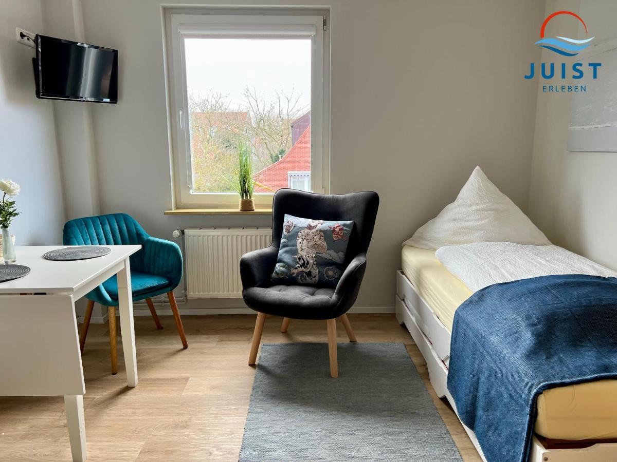Haus Ahoi 220 - Wohnung Kleine Kajuete Juist Buitenkant foto